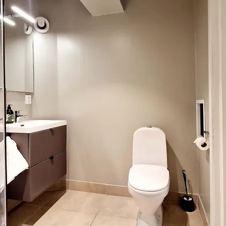Historic Retreat In The Middle Of Town بيت للعطل *