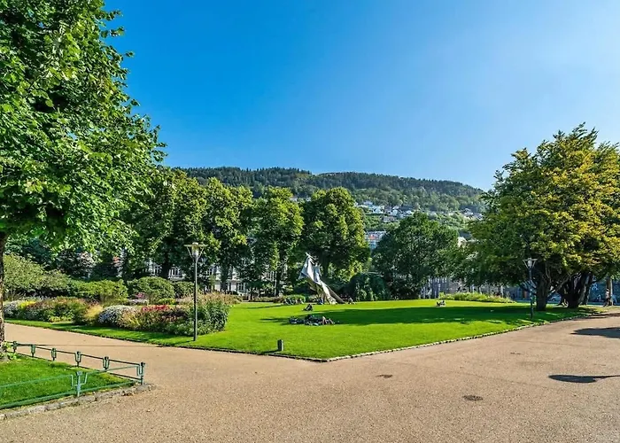 Historic Retreat In The Middle Of Town Casa de Férias Bergen